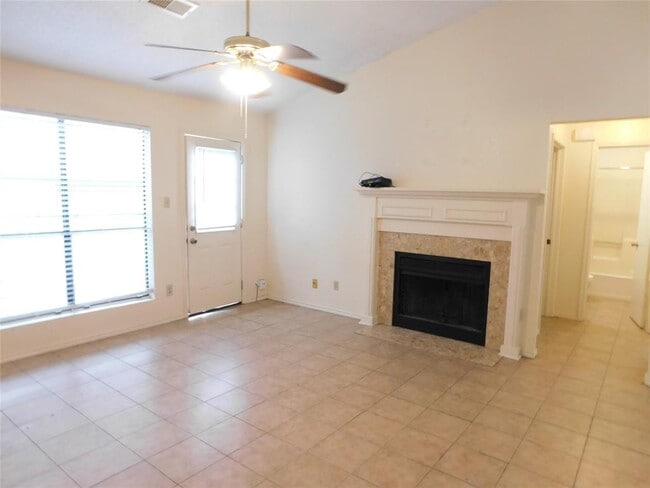 Photo - 2027 Redwing Way