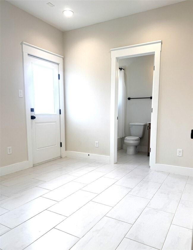 Photo - 5338 Donovan Gdns Ln