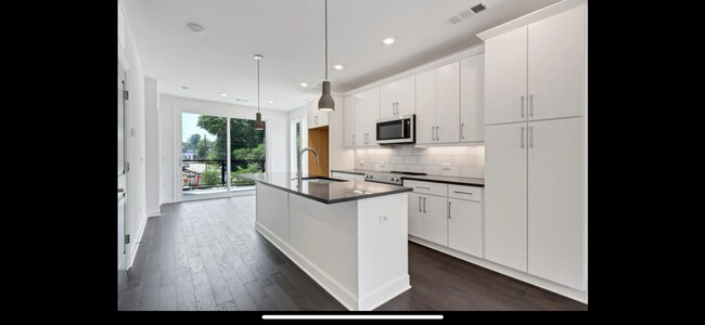 Photo - Beautiful Grant Park Condo