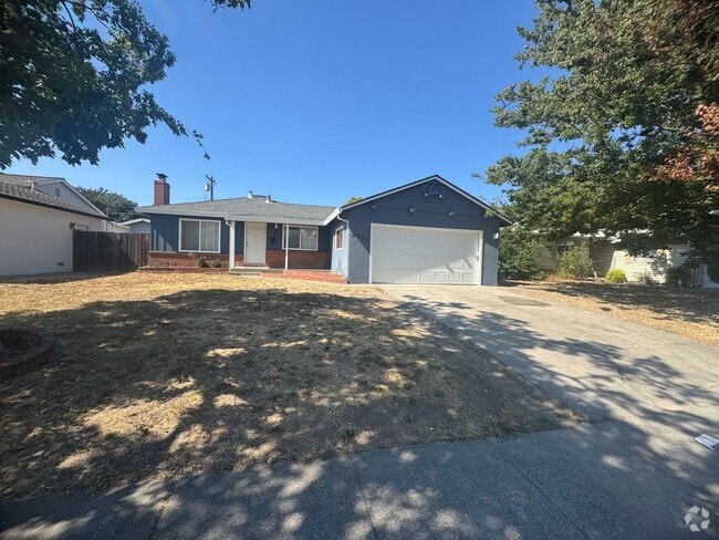 Building Photo - 4 Bedroom Home in Sacramento