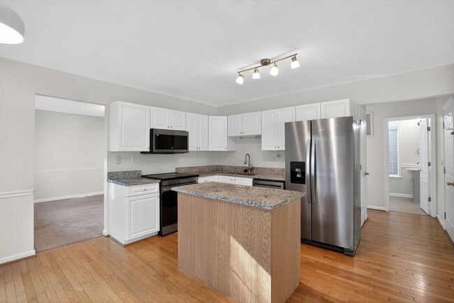 Photo - 47225 Schwartzkopf Dr