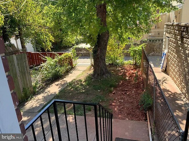 Photo - 2809 Mayfield Ave