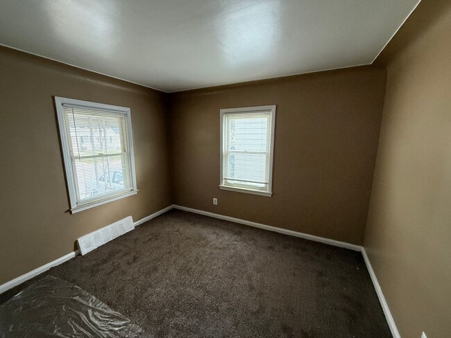 Photo - 3 Bedroom, 1.5 Bath Home - Sec. 8 OK