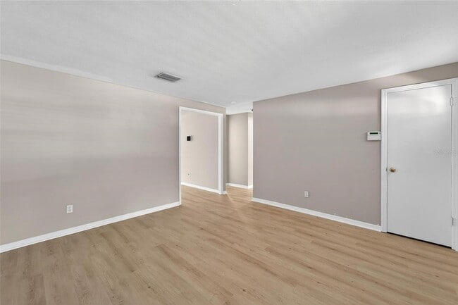 Photo - 1712 Village Ct