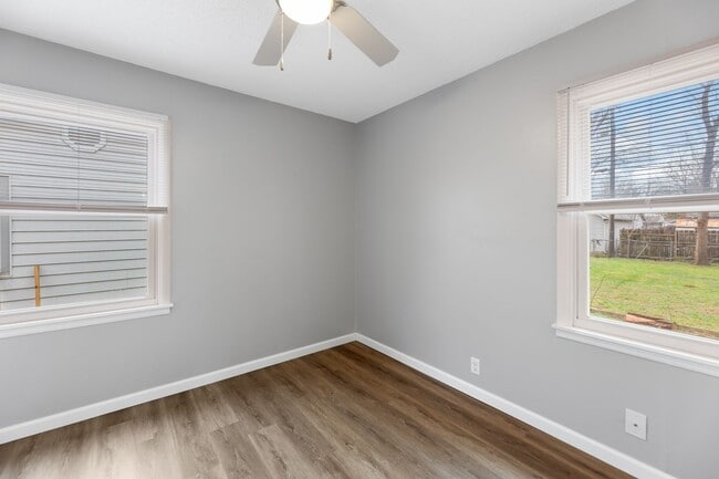 Photo - Move in ready - 2 Bed 1 Bath In Quiet Neig...