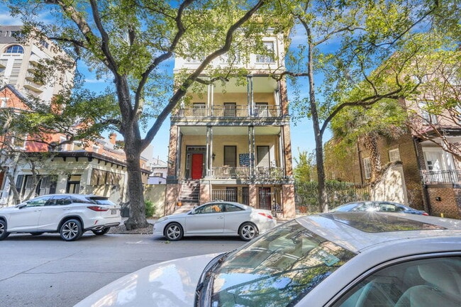 Building Photo - 112 E Harris St