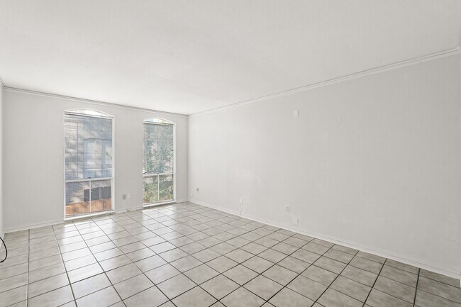 Photo - 4637 Wild Indigo St Unidad 492