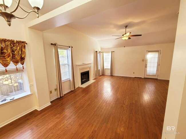 Photo - 123 Melanie Loop