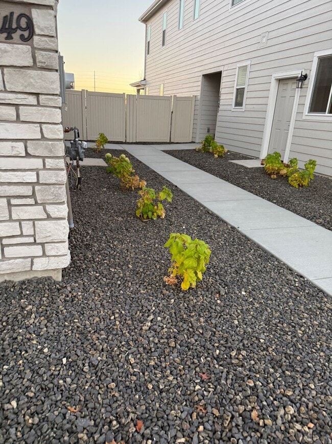 Photo - Modern Townhouse for Rent in Desirable Star - 3 Bedroom and 2.5 Bathroom