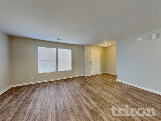 Photo - 1351 Waterlily Lane