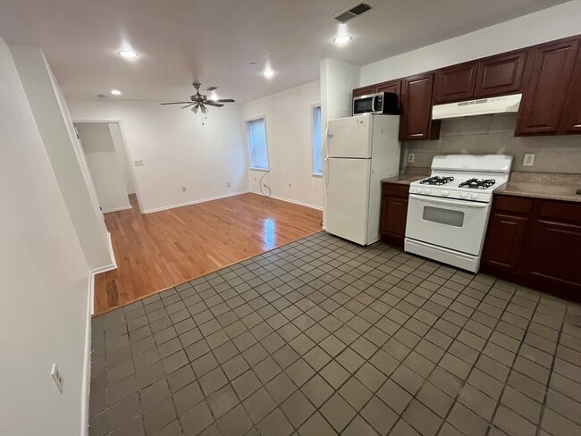 Photo - 1513 Fairmount ave
