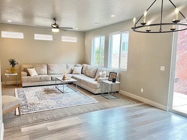 Photo - 438 N Stone Mountain Dr