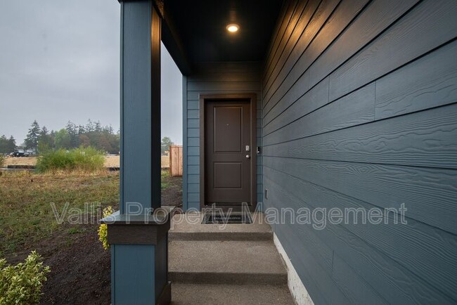 Photo - 442 Lost Lake St NE