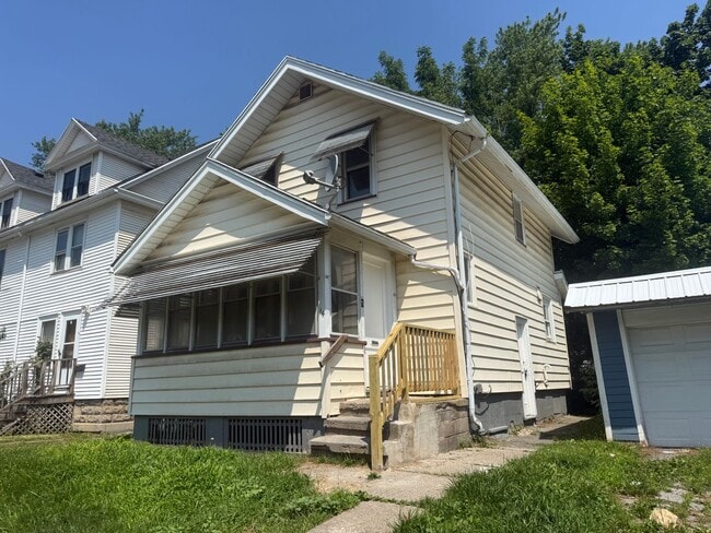 Photo - THE CUTEST 3 BEDROOMS SINGLE HOME !! 1St floor bedroom
