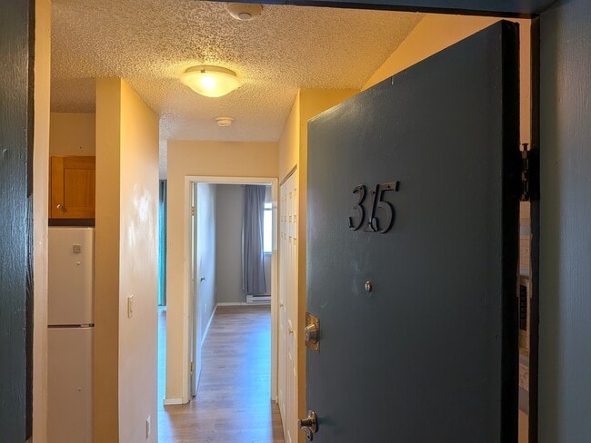 Building Photo - 1755 No 9 Highway315 Unit 315