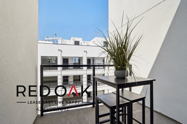 Photo - 14526 Kittridge St Unit 720