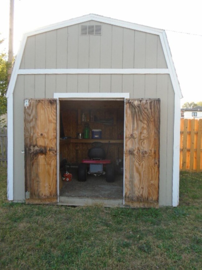 Photo - 211 William Dr