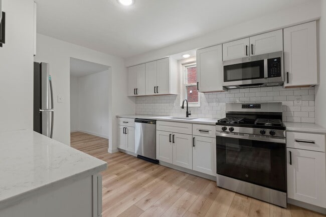 133 S Joslyn Dr
