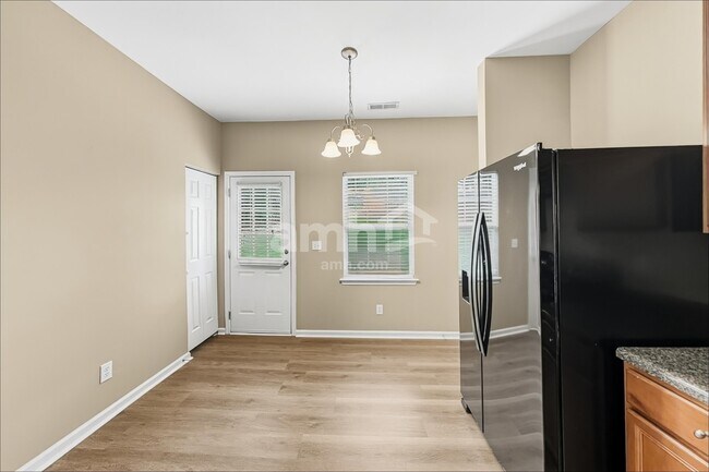 86 Chesterfield Ct