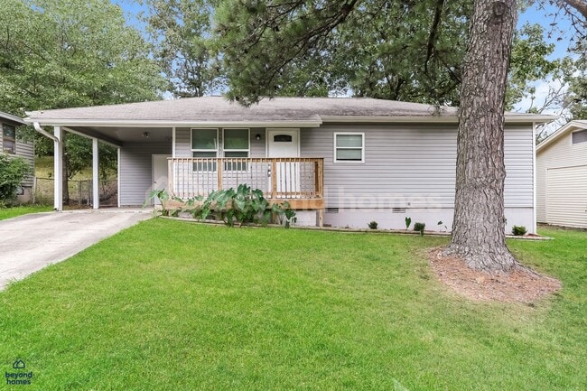 Building Photo - Welcome to your absolutely adorable, move-in ready 3 bed, 1 bath!