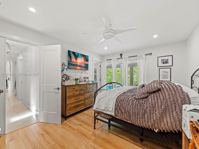 Photo - 10921 SW 116th Ave