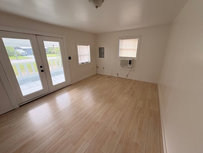 Photo - 1634 Wightman Ave