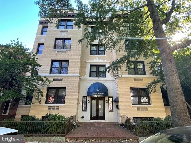 Building Photo - 637 3rd St NE Unit 101 Rental