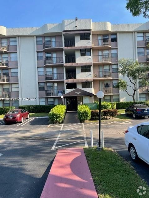 Building Photo - 2701 Riverside Dr Unit 202-B Rental