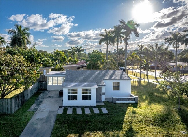 Building Photo - 1621 S 16th Ave