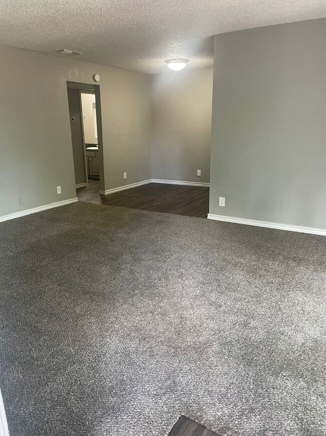 Building Photo - 2411 E 55th Pl Unit 2411 E. 55th Pl.  58 Rental