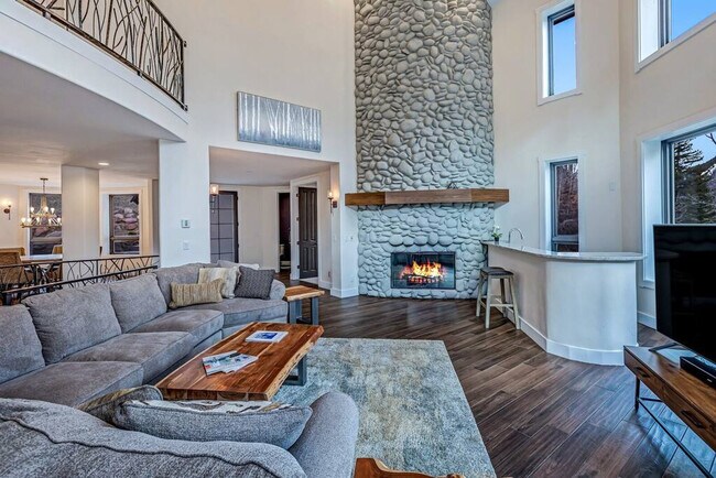 Photo - 26513 CO-82 Unidad ID1018159P