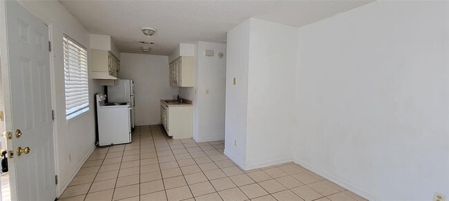 Photo - 530 W Hopkins St