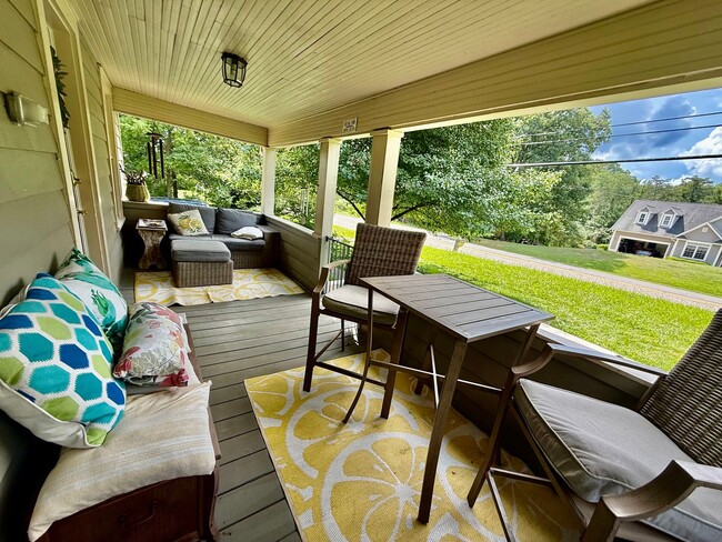 Photo - 2 Bedroom Home Available August 2026