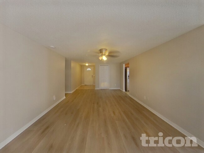 Photo - 6801 Wayside Ct