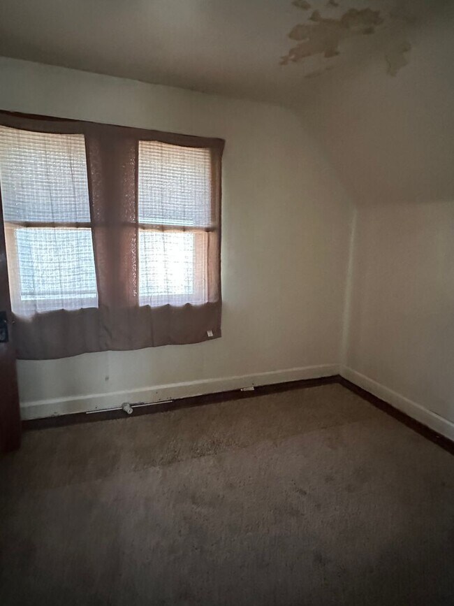 Youngstown Single Home Rental House Rental in Youngstown, OH