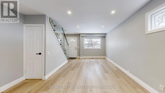 Photo - 15 Eileen Ave