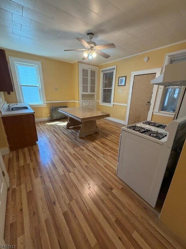 Photo - 656 N 7th St Unidad L-2