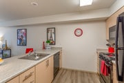 1BR, 1BA - 596 SF