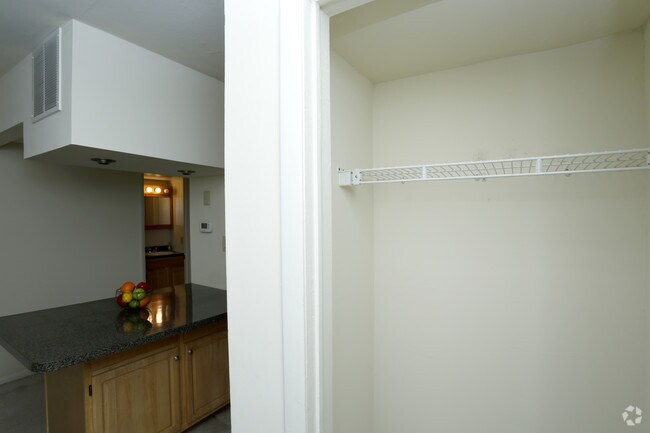 Studio - Closet