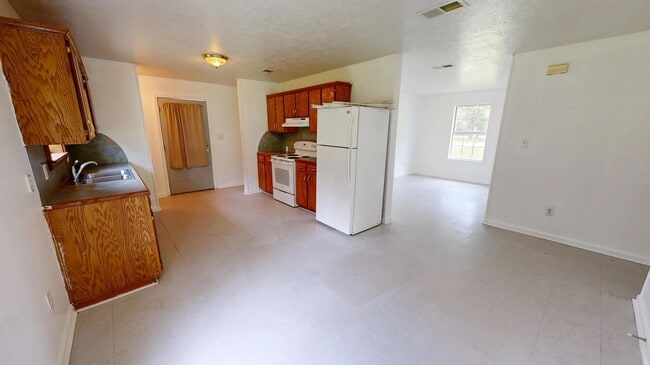 Photo - 1112 Pinder Ln