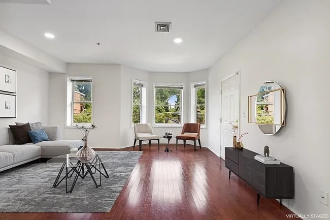 64 James St