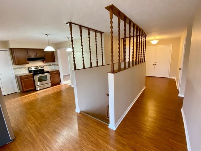 3925 Halehaven Dr