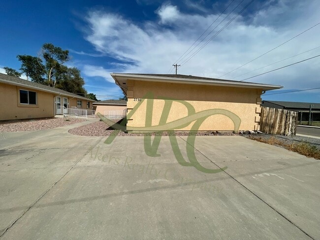 Building Photo - 2730 Poplar St Unit B
