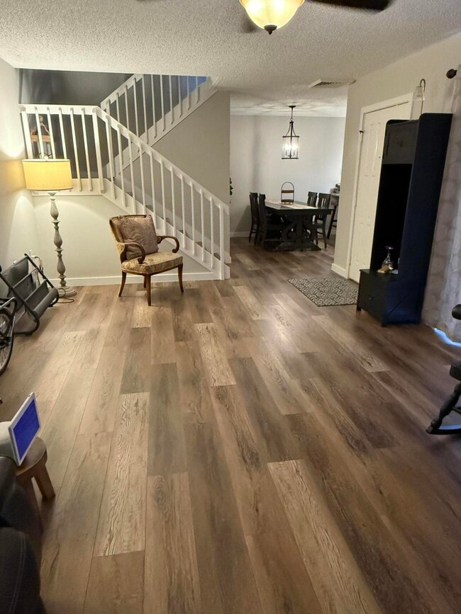 Photo - 239 Charter Way