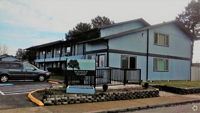 Building Photo - Cottonwood Manor Rental