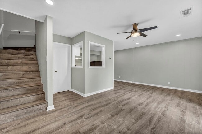 Photo - 2808 Skyway Cir Apartamento Unidad 102