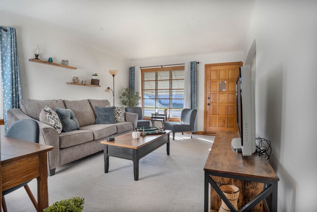 Photo - 6069 W 54th St