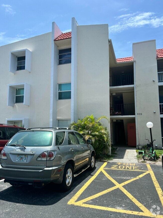 Building Photo - 624 NW 13th St Unit 36 Rental