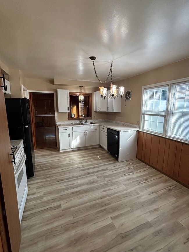 Photo - 1429 Venice St