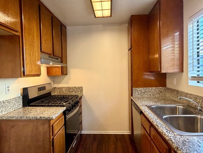Photo - BELLA APARTMENTS: Beautiful 2 Bed - 2 Bath Unit 4